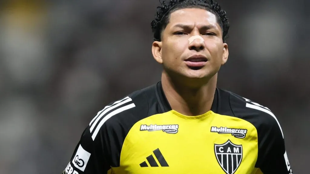 Rony durante aquecimento. Foto: Gilson Lobo/AGIF