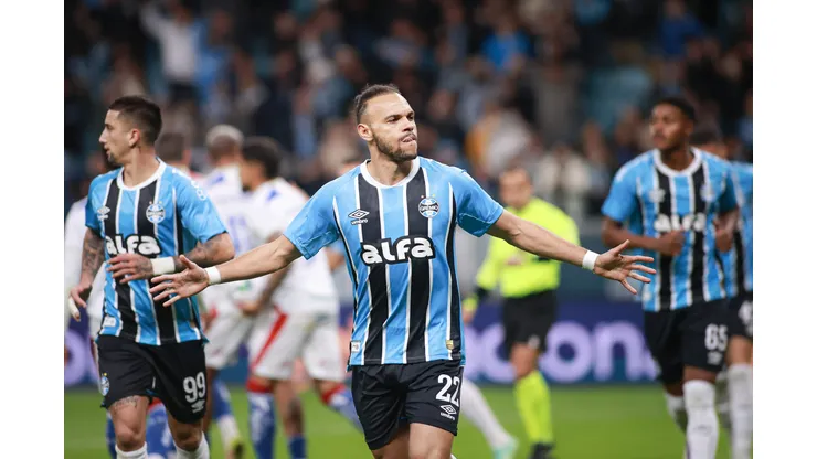 Braithwaite brilha com dois gols e Magrão é o vilão em Grêmio x Fortaleza. Foto: Maxi Franzoi/AGIF