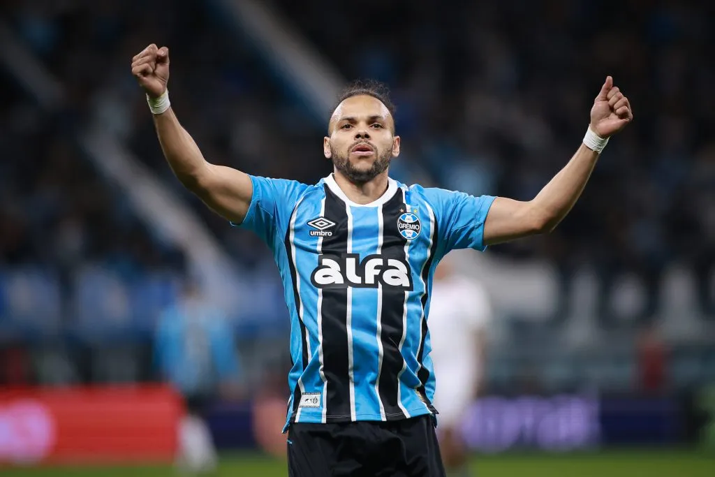 RS – PORTO ALEGRE – 29/07/2025 – BRASILEIRO A 2025, GREMIO X FORTALEZA – Martin Braithwaite jogador do Gremio comemora seu gol durante partida contra o Fortaleza no estadio Arena do Gremio pelo campeonato Brasileiro A 2025. Foto: Maxi Franzoi/AGIF