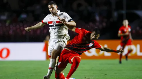 Calleri jogador do São Paulo durante partida contra o Athletico-PR. Foto: Marco Miatelo/AGIF
