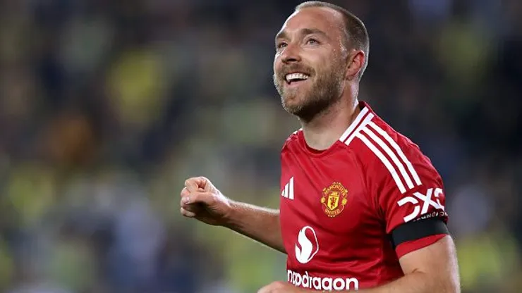 Christian Eriksen comemorando gol durante partida entre Fenerbahçe e Manchester United, na Turquia, pela UEFA Europa League. Foto: Burak Kara