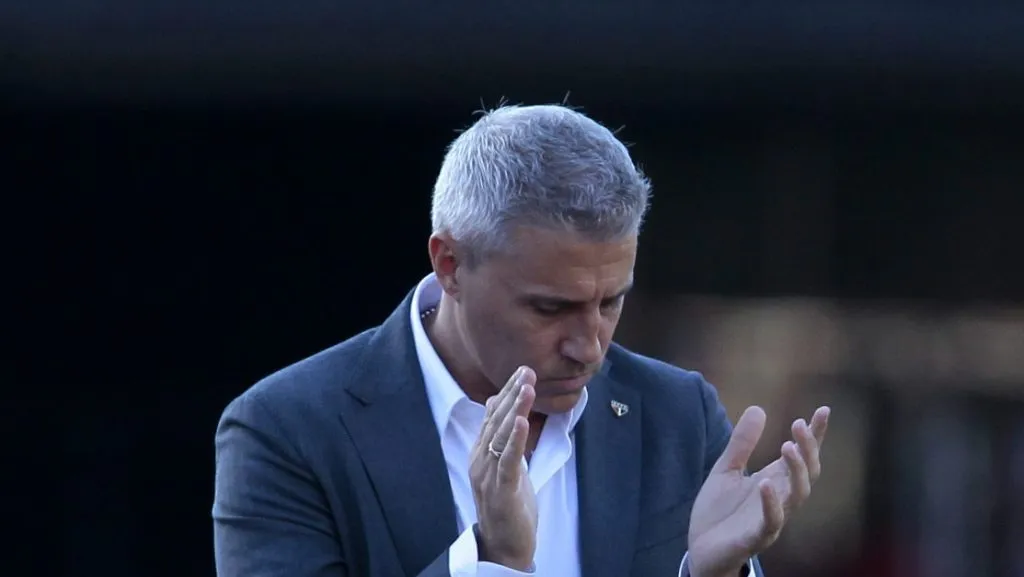 Foto: Marco Miatelo/AGIF – Hernán Crespo tem problemas para escalar o São Paulo.