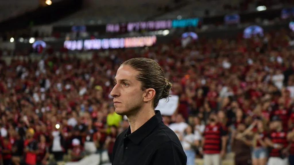 Filipe Luís, comandante do Rubro-Negro. Foto: Thiago Ribeiro/AGIF.
