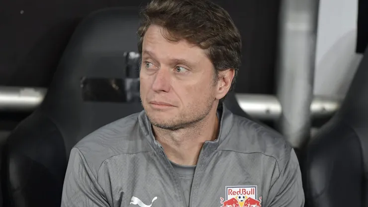 Fernando Seabra técnico do Bragantino durante partida contra o Botafogo - Foto: Thiago Ribeiro/AGIF