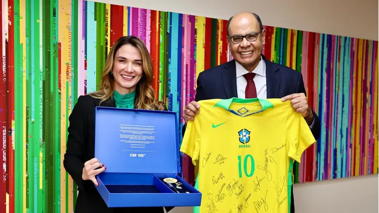 Michelle Ramalho visita embaixada em Quito. Foto: Lívia Villas Boas/CBF