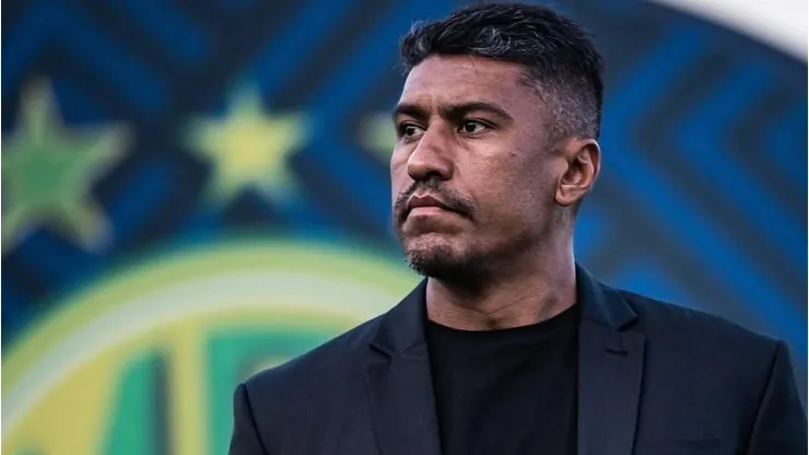 Paulinho não descarta voltar ao Corinthians.