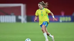 Gio Garbelini vestindo a Amarelinha. Foto: Lívia Villas Boas/CBF