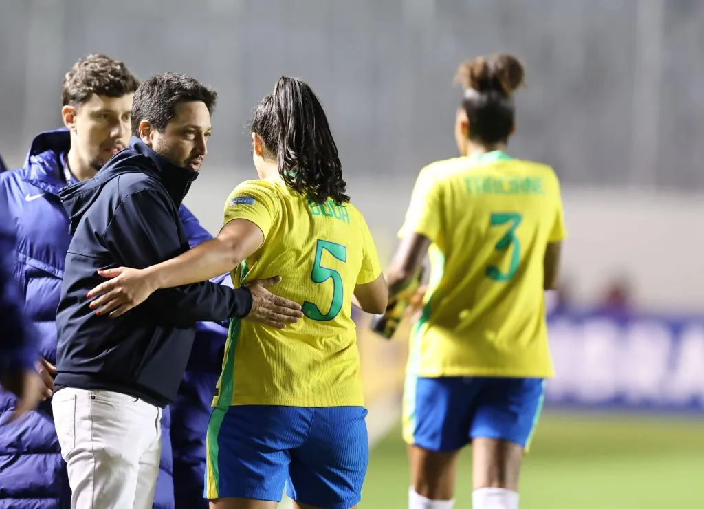 Arthur Elias e Duda Sampaio. Foto: Lívia Villas Boas/CBF