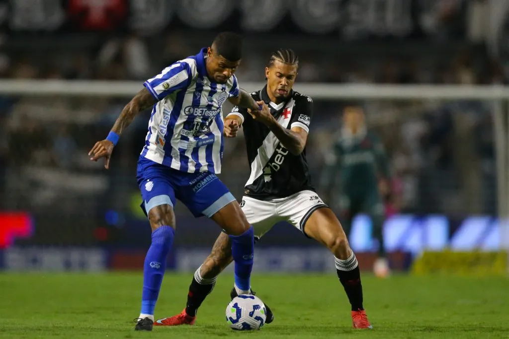 Joao Victor jogador do Vasco durante a partida entre CSA e Vasco no Estadio Rei Pele em Maceio (AL), pela Copa do Brasil 2025. Foto: Marlon Costa/AGIF