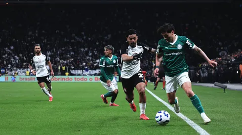 Lance envolvendo atletas no Dérbi Paulista desta quarta-feira (30). Foto: Ettore Chiereguini/AGIF