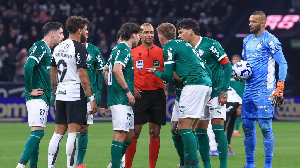 Gol do Palmeiras anulado contra o Corinthians. Foto: Marcello Zambrana/AGIF