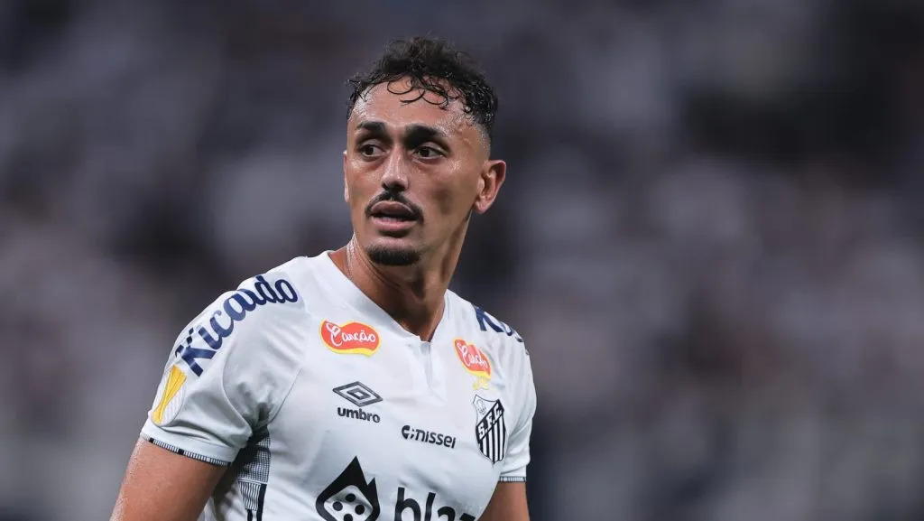 Diego Pituca jogador do Santos durante partida contra o Corinthians no estadio Arena Corinthians pelo campeonato Paulista 2025.