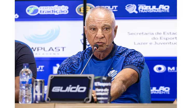 Márcio Fernandes fez sua estreia no cargo ontem (30)