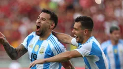 — Lo Celso comemorando com Otamendi