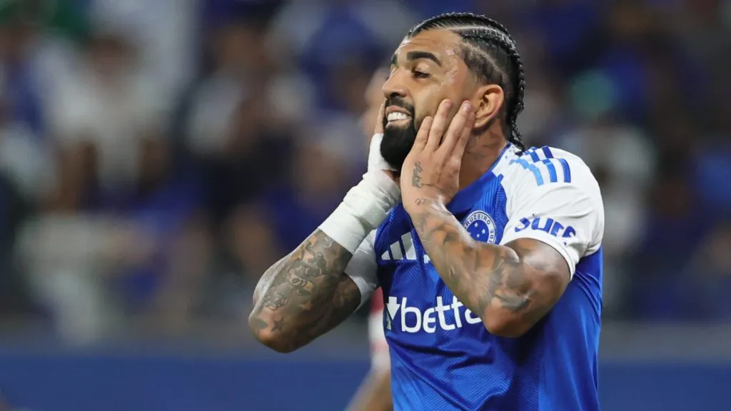 Gabigol lamenta lance perdido no empate de 0 a 0 diante do CRB – Foto: Gilson Lobo/AGIF