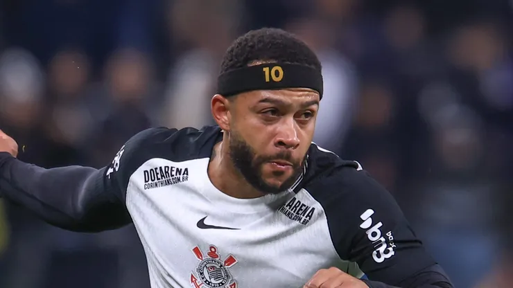 Memphis durante peleja diante do Verdão