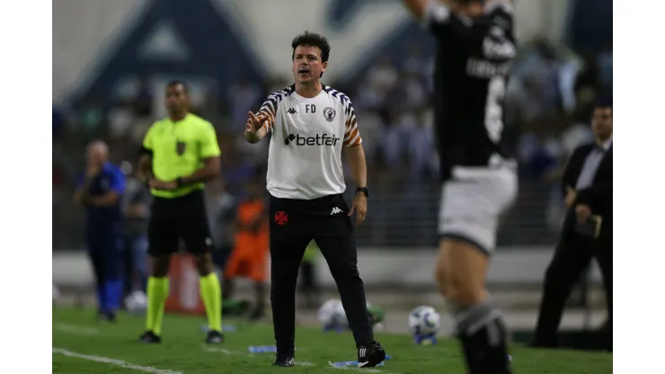 Fernando Diniz durante empate com o CSA. Foto: Marlon Costa/AGIF