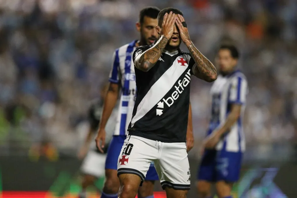 AL – MACEIO – 30/07/2025 – COPA DO BRASIL 2025, CSA X VASCO – Philippe Coutinho jogador do Vasco durante a partida entre CSA e Vasco no Estadio Rei Pele em Maceio (AL), pela Copa do Brasil 2025. Foto: Marlon Costa/AGIF