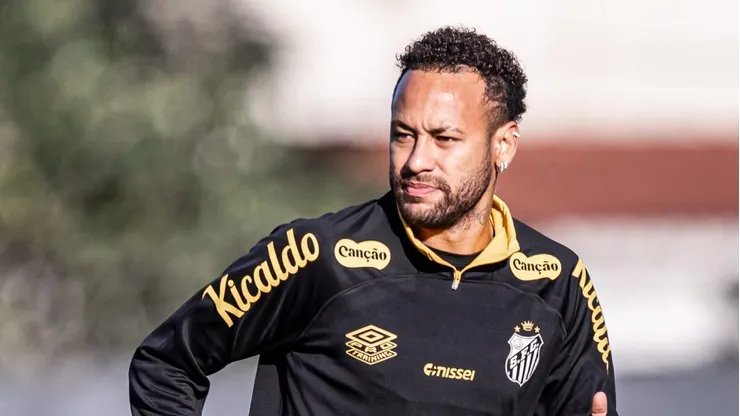 Neymar durante treino do Peixe no CT Rei Pelé