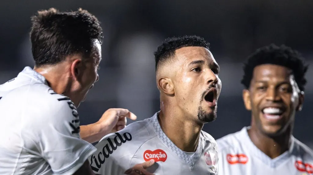 Zé Ivaldo vinha treinando separado do elenco do Santos, mas Sampaoli quer sua permanência – Foto: Abner Dourado/AGIF