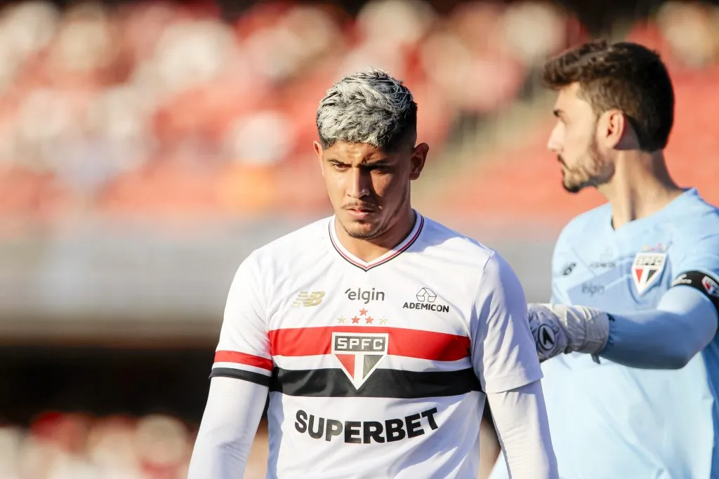 Alan Franco jogador do Sao Paulo durante partida contra o Fluminense no estadio Morumbi pelo campeonato Brasileiro A 2025. Foto: Marco Miatelo/AGIF