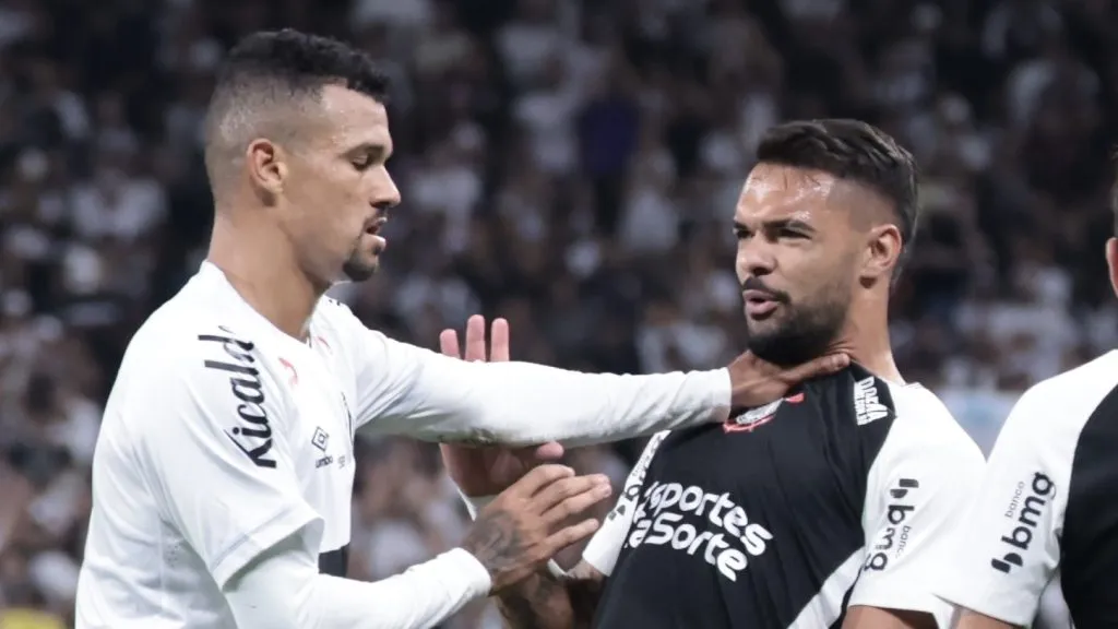 Foto: Marcello Zambrana/AGIF – Zé Ivaldo durante jogo contra o Corinthians.