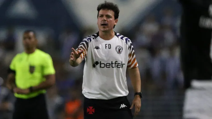 Fernando Diniz tecnico do Vasco durante a partida entre CSA e Vasco no Estadio Rei Pele em Maceio (AL), pela Copa do Brasil 2025. Foto: Marlon Costa/AGIF