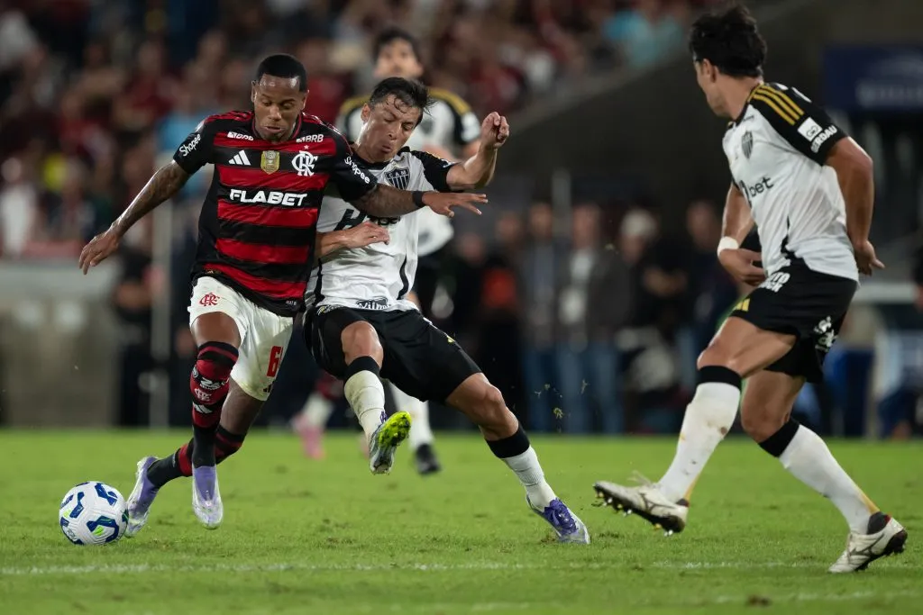 Fla venceu o Galo na última rodada do BR. Foto: Jorge Rodrigues/AGIF