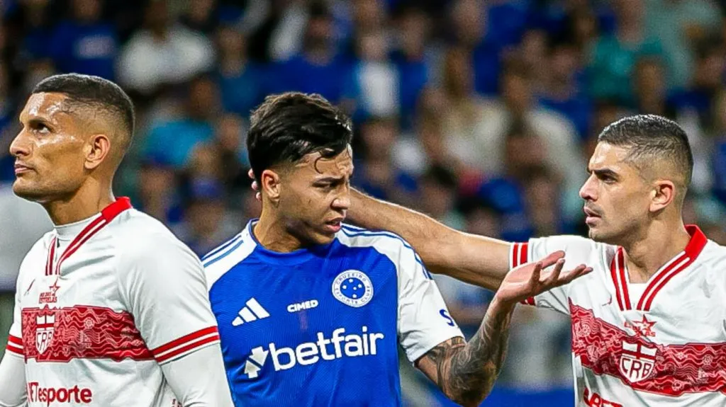 Foto: Fernando Moreno/AGIF – Cruzeiro não conseguiu furar a retranca do CRB e confronto fica aberto para o jogo de volta.