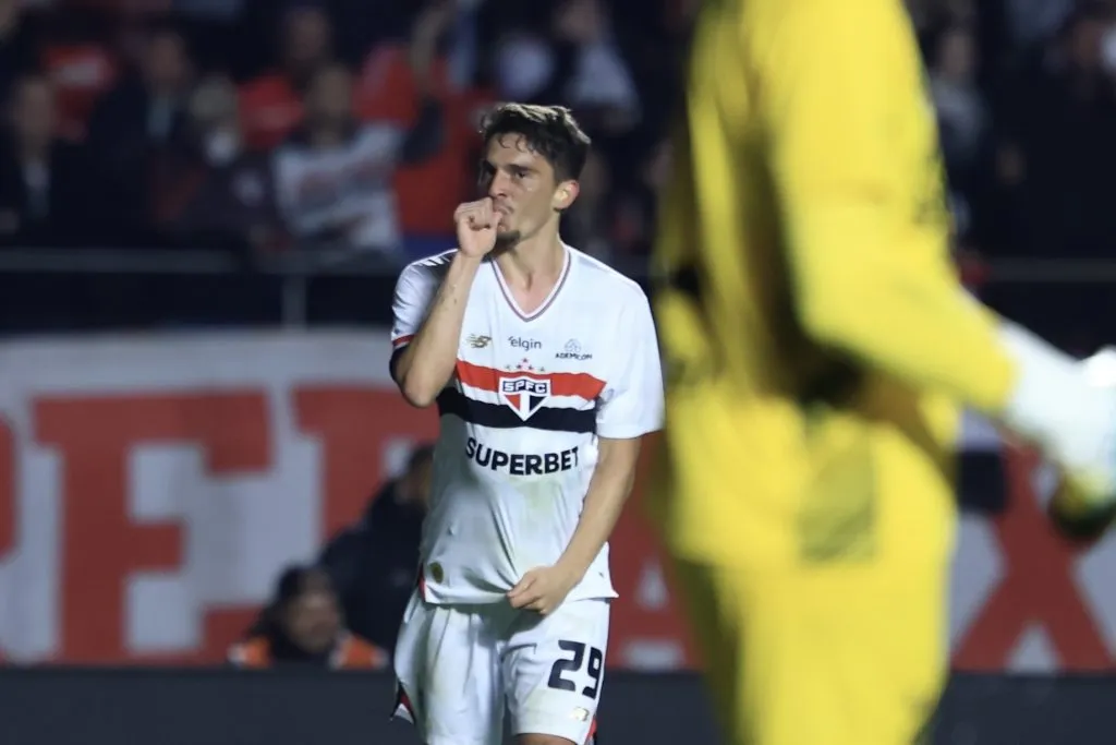 Pablo Maia jogador do Sao Paulo comemora seu gol durante partida contra o Athletico-PR no estadio Morumbi pelo campeonato Copa Do Brasil 2025. Foto: Marcello Zambrana/AGIF