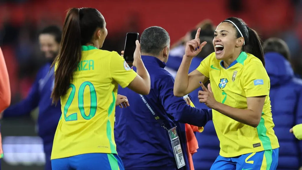 Jogadoras do Brasil em campo