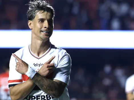 Ferreirinha 'cobra' Neto após gol em São Paulo x Athletico