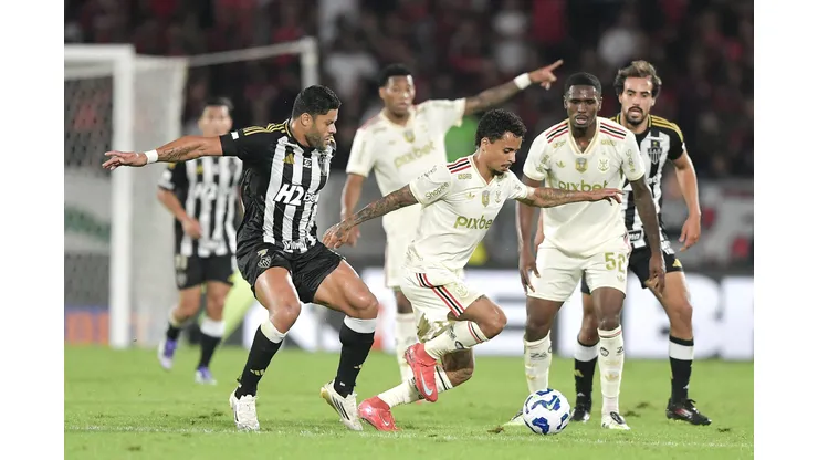 Atuações de Flamengo x Atlético-MG: Léo Pereira é o pior; Cuello e Lino se destacam. Foto: Thiago Ribeiro/AGIF