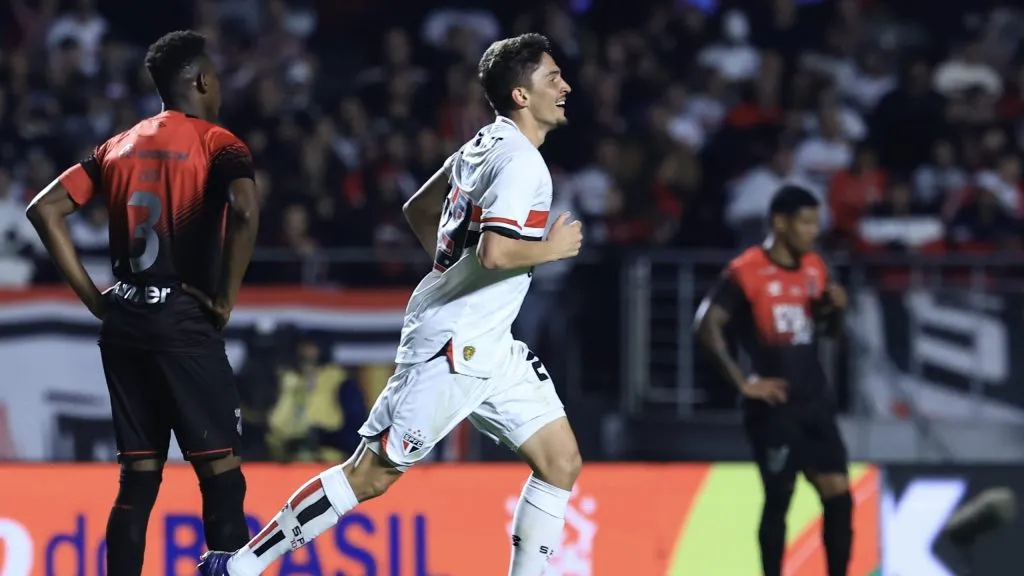 Pablo Maia comemora gol na Copa do Brasil. Foto: Marcello Zambrana/AGIF