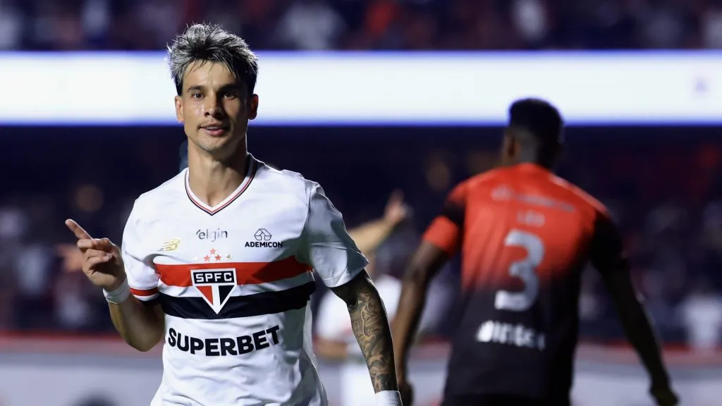 Ferreirinha do Sao Paulo comemora seu gol durante partida contra o Athletico-PR no estadio Morumbi pelo campeonato Copa Do Brasil 2025. Foto: Marcello Zambrana/AGIF