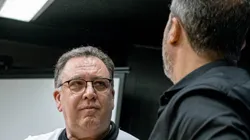 Marcelo Teixeira ao lado de Mattos em coletiva de imprensa na Vila Belmiro. Foto: Guilherme Gregui/ Santos FC.