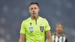 Raphael Claus durante a partida entre as equipes. Foto: Thiago Ribeiro/AGIF