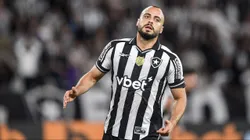 Arthur Cabral em ação pelo Botafogo. Foto: Thiago Ribeiro/AGIF