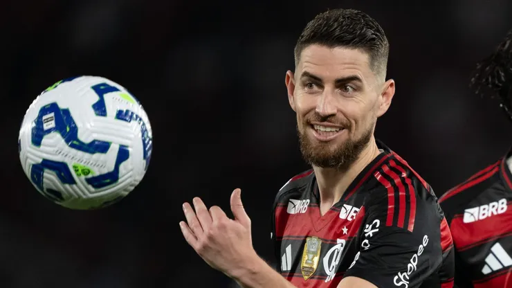 Jorginho volta ao time após ser poupado na Copa do Brasil no meio de semana