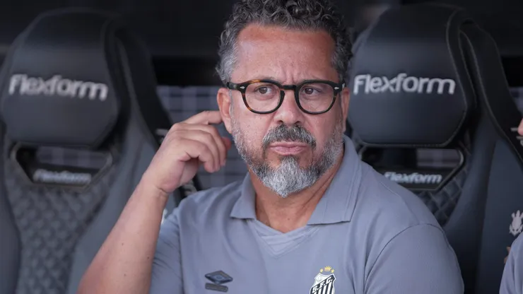 Cléber Xavier durante partida entre Corinthians e Santos, na Neo Química Arena, pelo Brasileirão.