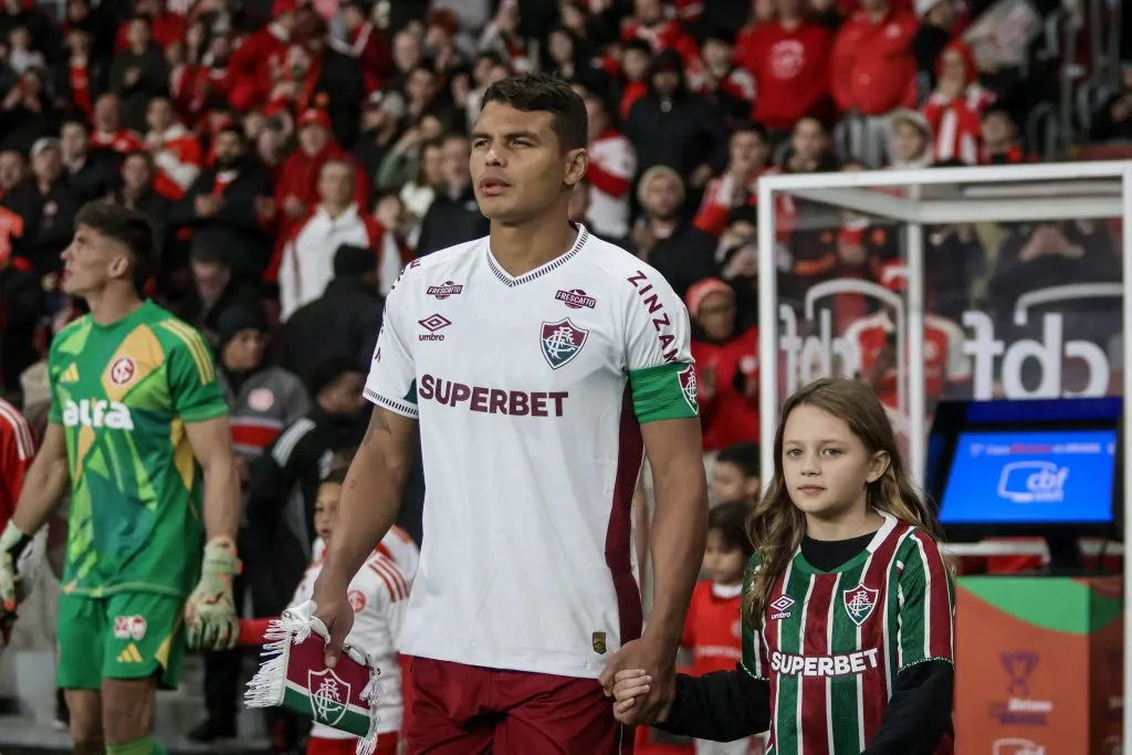 RS – PORTO ALEGRE – 30/07/2025 – COPA DO BRASIL 2025, INTERNACIONAL X FLUMINENSE – Thiago Silva jogador do Fluminense durante partida contra o Internacional no estadio Beira-Rio pelo campeonato Copa Do Brasil 2025. Foto: Lucas Gabriel Cardoso/AGIF