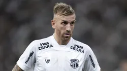 Pedro Henrique durante partida diante do Botafogo, no Nilton Santos