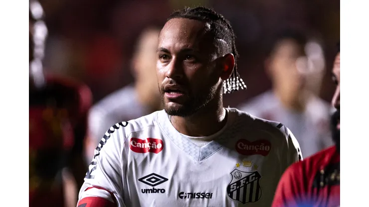 PE - RECIFE - 26/07/2025 - BRASILEIRO A 2025, SPORT X SANTOS - Neymar jogador do Sport durante partida contra o Santos no estadio Ilha do Retiro pelo campeonato Brasileiro A 2025. Foto: Rafael Vieira/AGIF