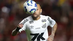 PE - RECIFE - 26/07/2025 - BRASILEIRO A 2025, SPORT X SANTOS - Neymar jogador do Santos durante a partida entre Sport e Santos no Estadio da Ilha do Retiro em Recife (PE), pelo campeonato brasileiro Serie A. Foto: Marlon Costa/AGIF