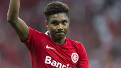 Jogador Vitinho do Internacional durante partida pelo Campeonato Brasileiro A 2016 no Estadio Beira-Rio. Foto:Jeferson Guareze/AGIF