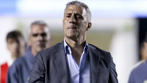 Hernán Crespo, técnico do São Paulo em partida do campeonato brasileiro (Foto: Alexandre Schneider/Getty Images)