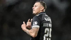 RJ - RIO DE JANEIRO - 19/07/2025 - BRASILEIRO A 2025, VASCO X GREMIO - Hugo Moura jogador do Vasco comemora seu gol anulado pelo recurso de video (VAR) durante partida contra o Gremio no estadio Sao Januario pelo campeonato Brasileiro A 2025. Foto: Thiago Ribeiro/AGIF