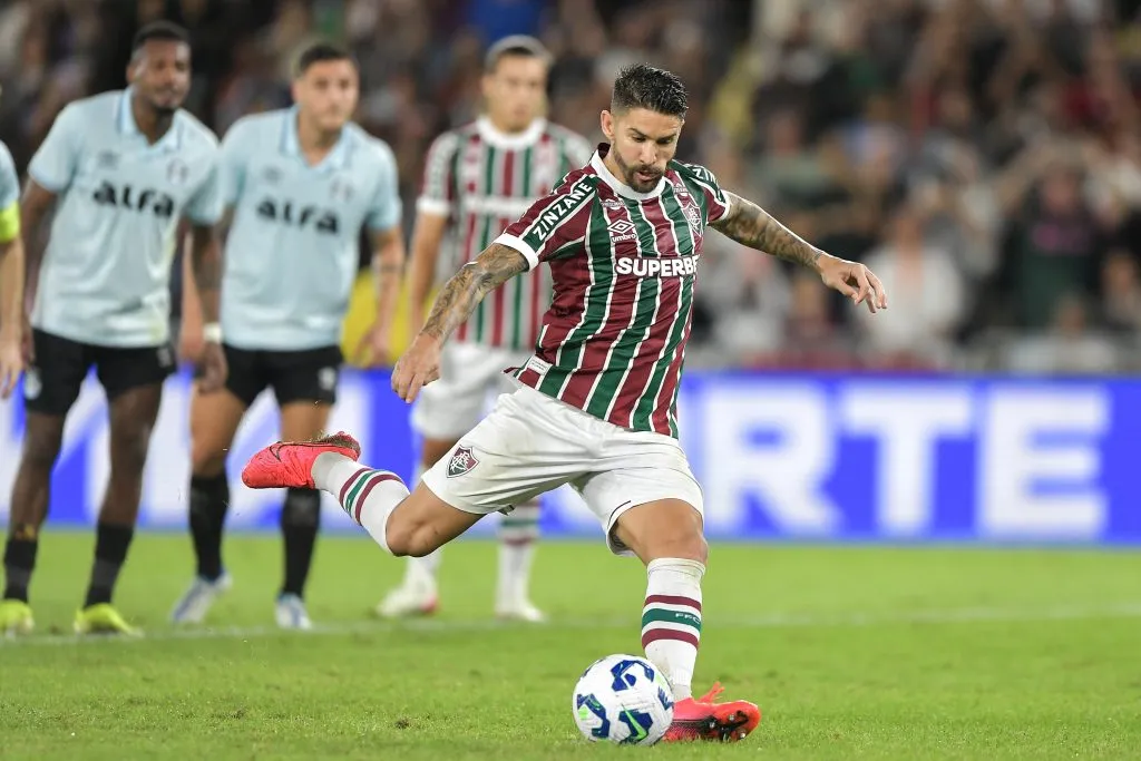 Everaldo acabou perdendo a chance de marcar seu segundo gol contra o Grêmio. Foto: Thiago Ribeiro/AGIF