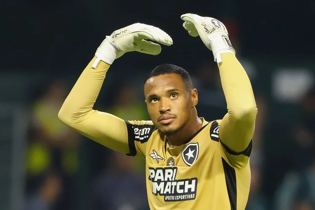 John já comunicou o desejo em jogar na Inglaterra após proposta oficial do West Ham. Foto: Joisel Amaral/AGIF