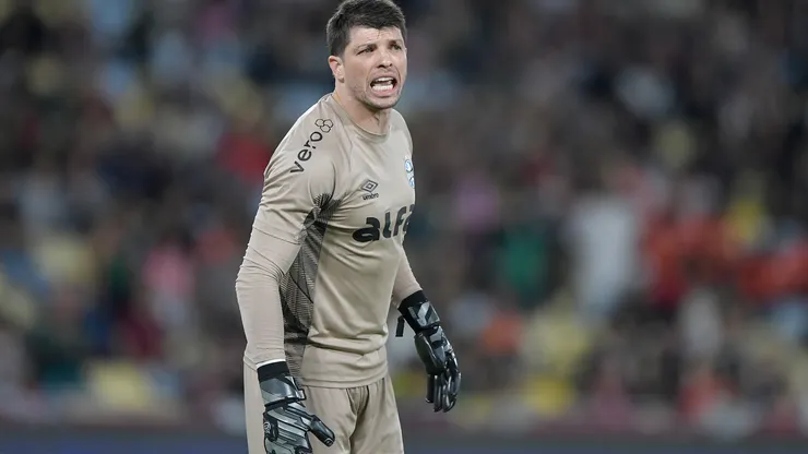 Tiago Volpi durante Fluminense x Grêmio - Foto: Jorge Rodrigues/AGIF